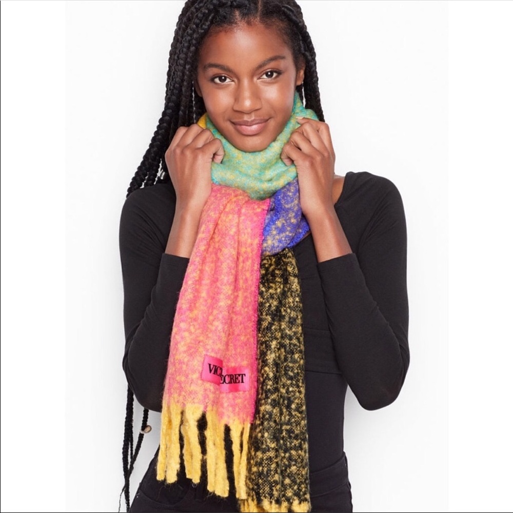 New Victoria’s Secret Fringe Cozy Colorblock Scarf